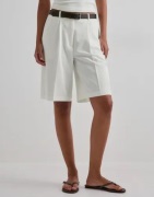 Vero Moda - Valkoinen - Awpassi Mw Knee Shorts Noos