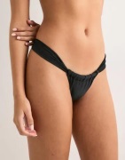 Nelly - Musta - Perfection Solid Panty