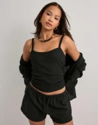 Nelly - Musta - Easy Breeze Shorts