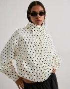 A.Kjærbede - Musta - Noah