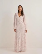 Nelly - Kukallinen - Maxi Frill Dress