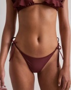 Nelly - Punainen - Flounce Bikini Panty